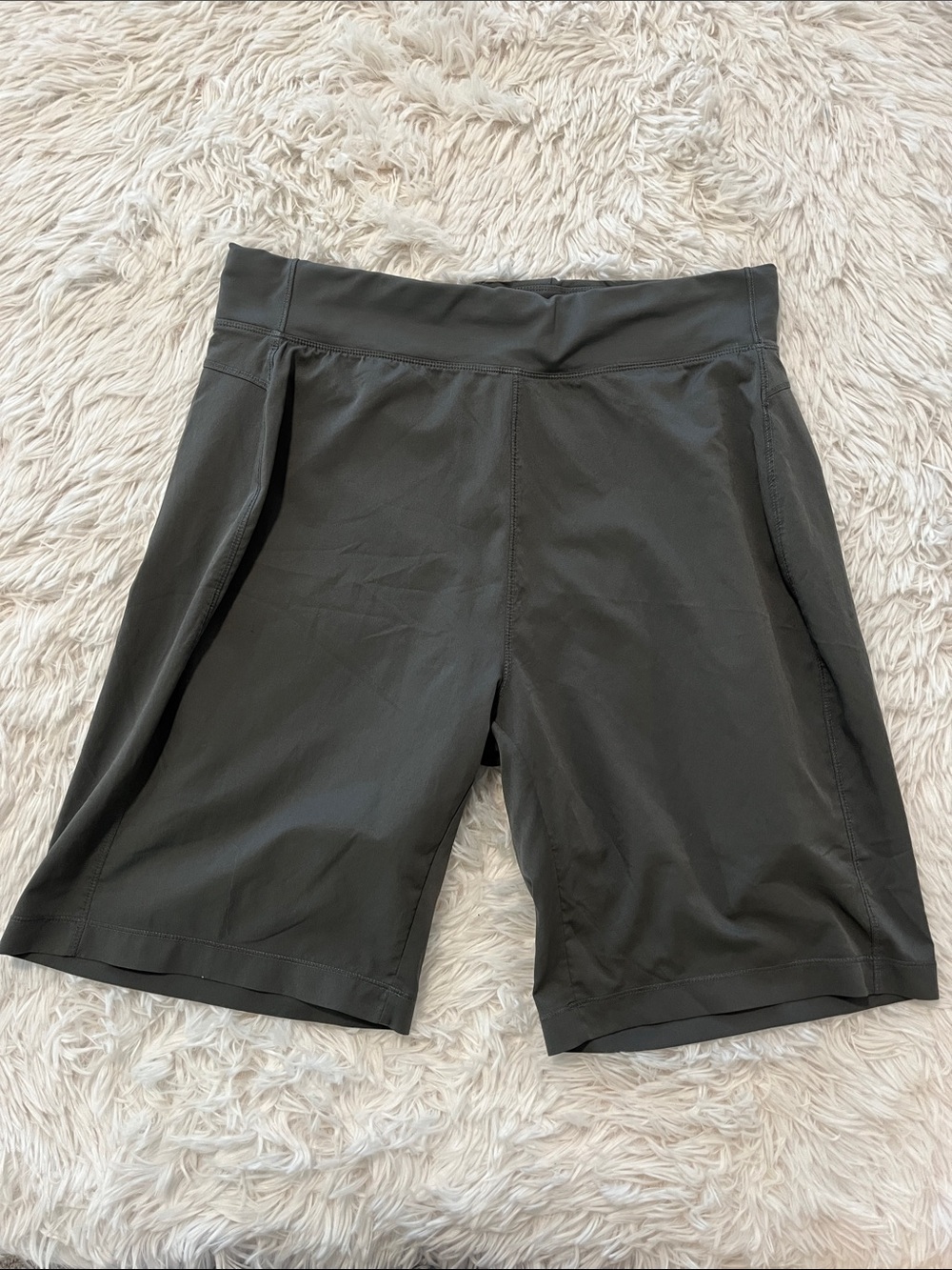 REI shorts size medium